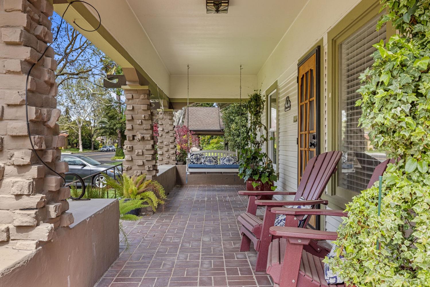128 Magnolia