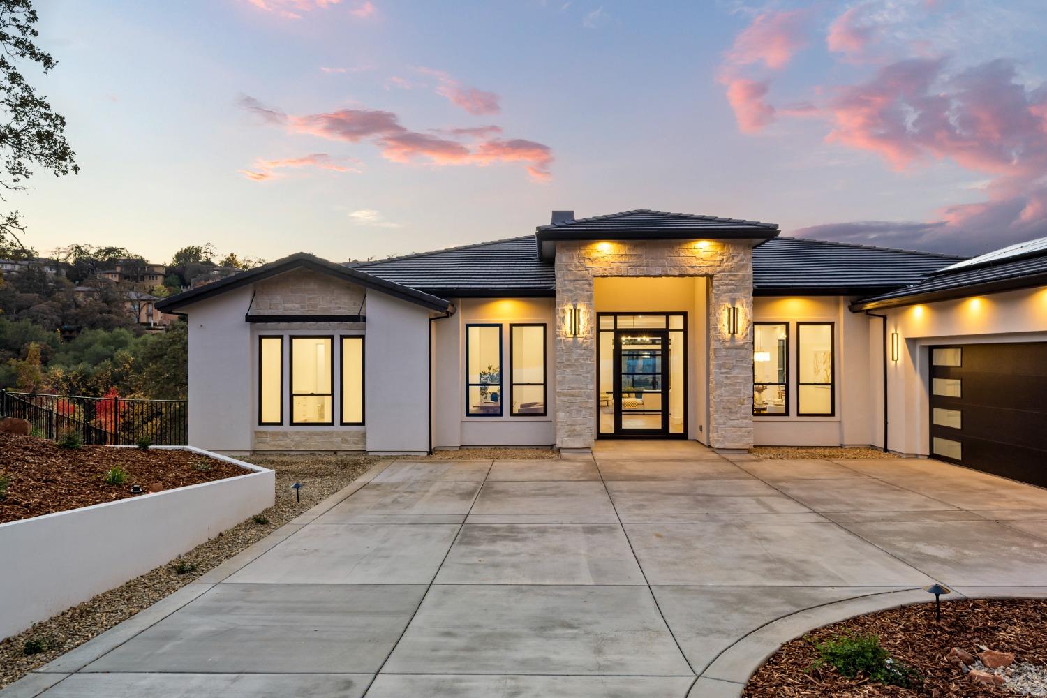 3944 Errante Drive