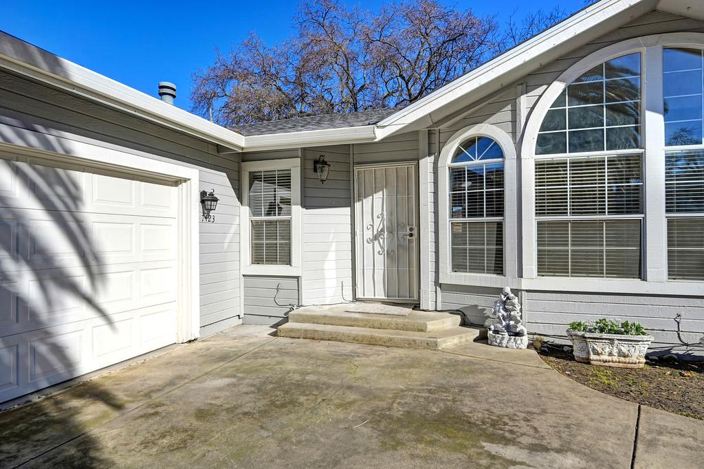 7423 Kalamazoo Drive