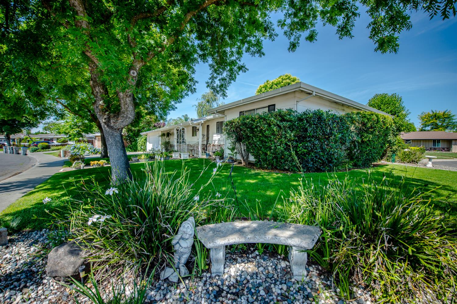 1622 Donner Way