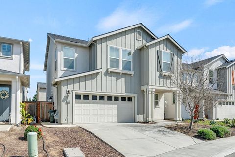 MLS: 225036801