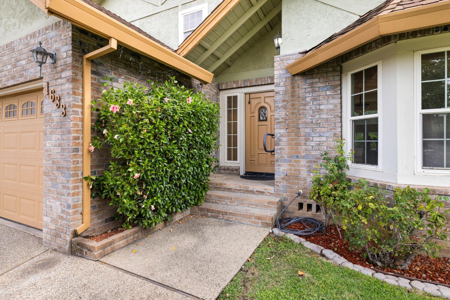 1633 Winchester Way