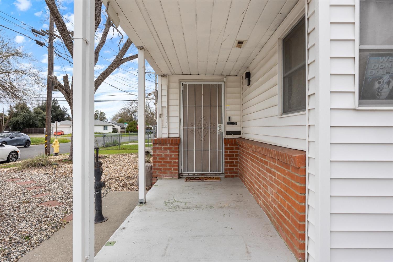 2011 Edwin Way