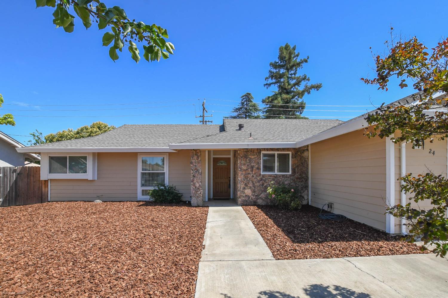 24 W CLOVER Street