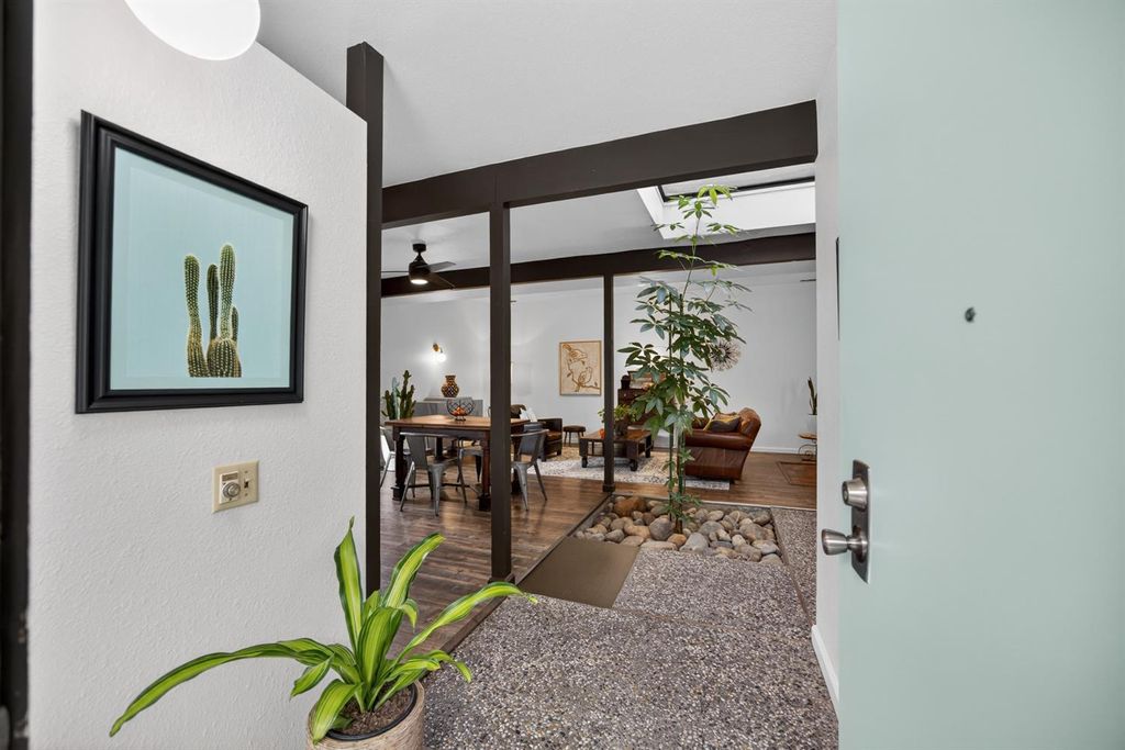 Photo of 1725 River City Way, Sacramento, CA 95833 (MLS # 226007262)