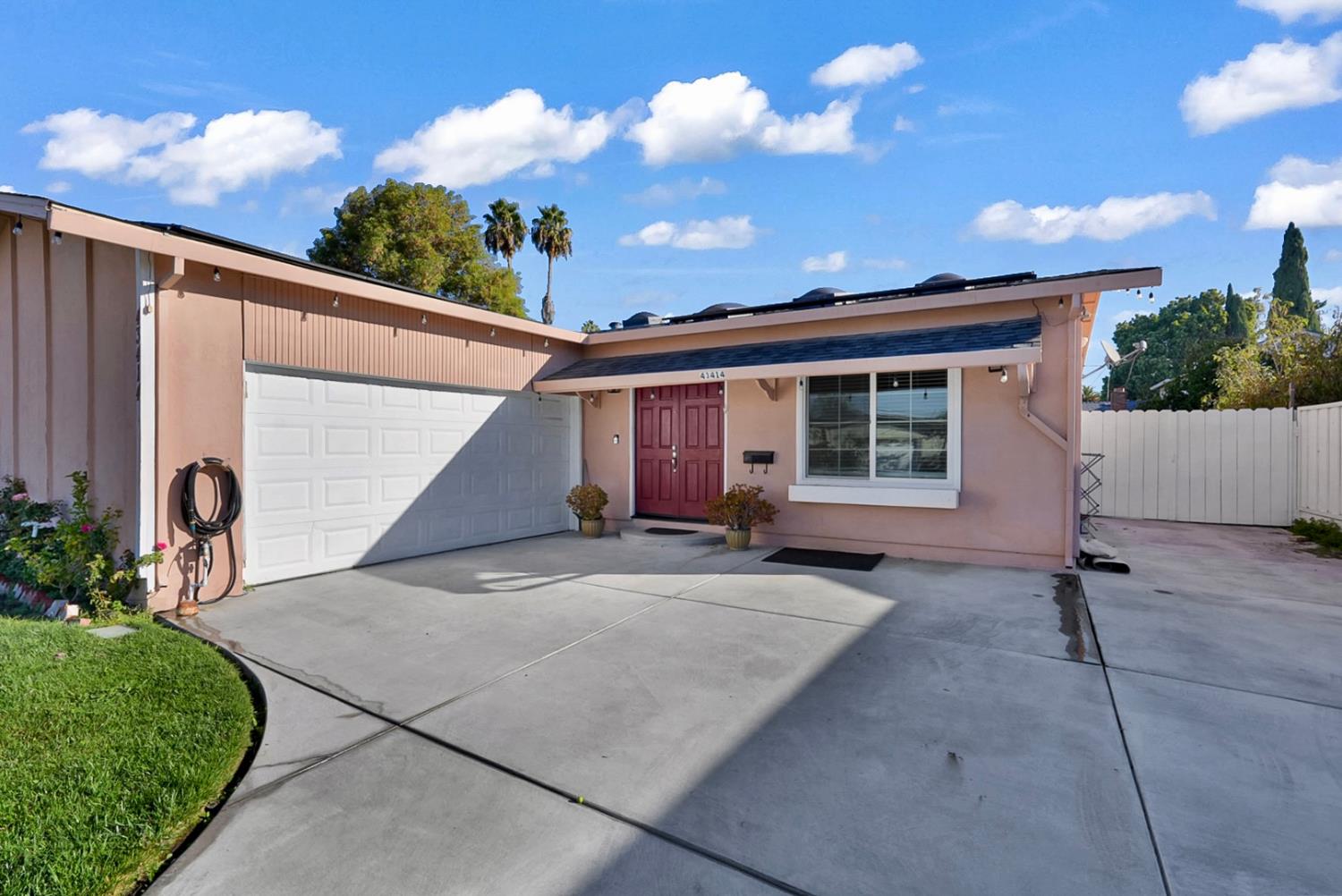 43414 Lindenwood Street