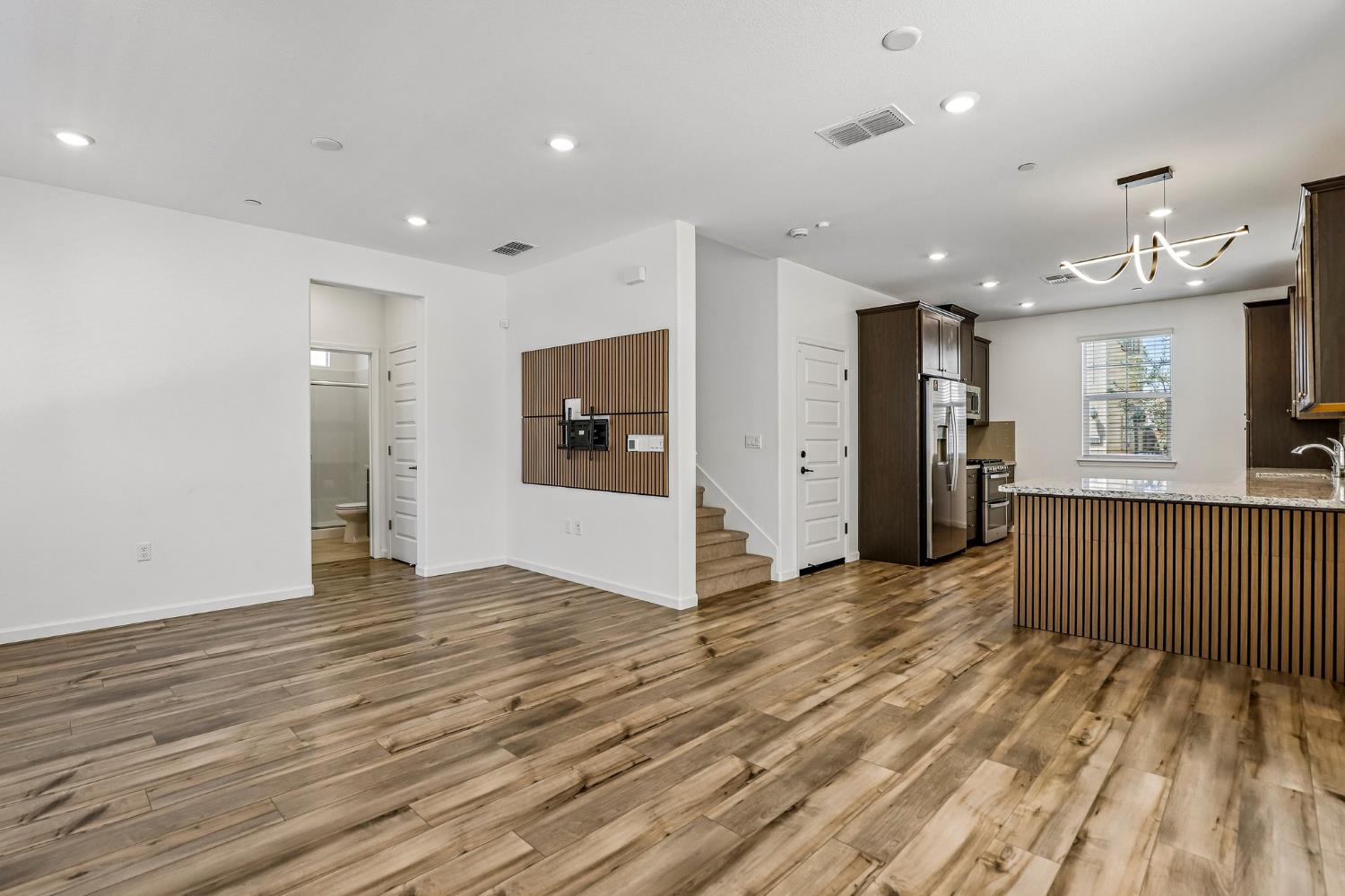 1671 Pena Lane