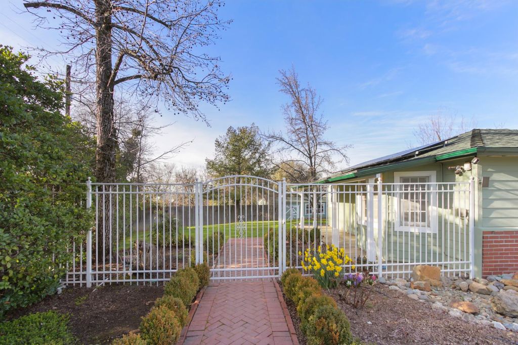 Photo of 2249 Cold Springs Road, Placerville, CA 95667 (MLS # 226017724)