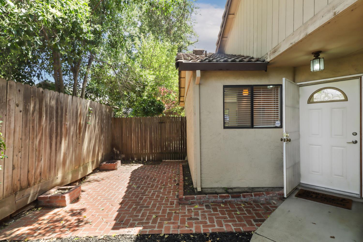 8094 Forest Glen Way