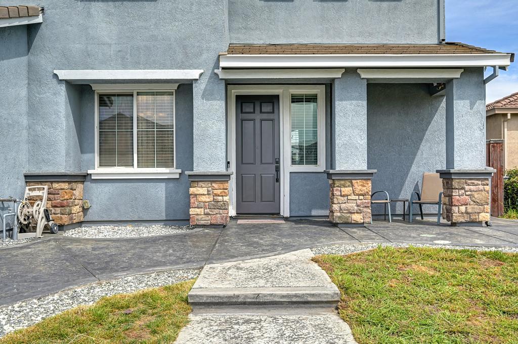 1895 Pyramid Creek Dr