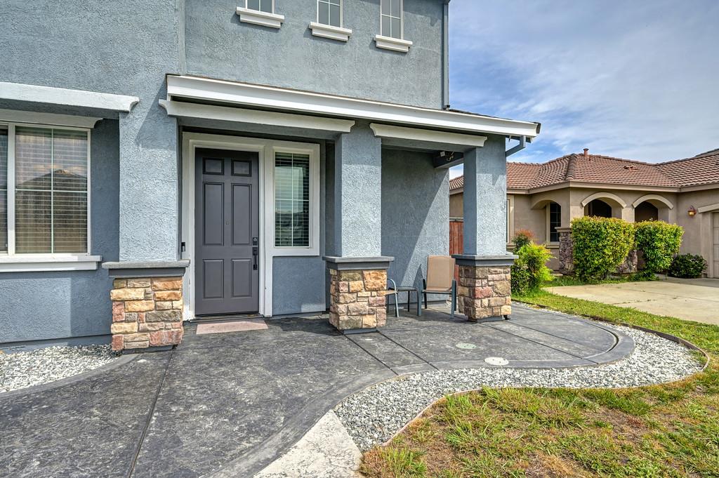 1895 Pyramid Creek Dr