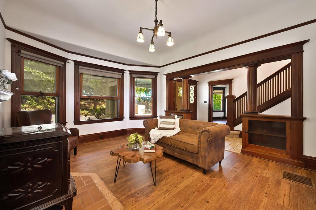 11793 Riverside Avenue