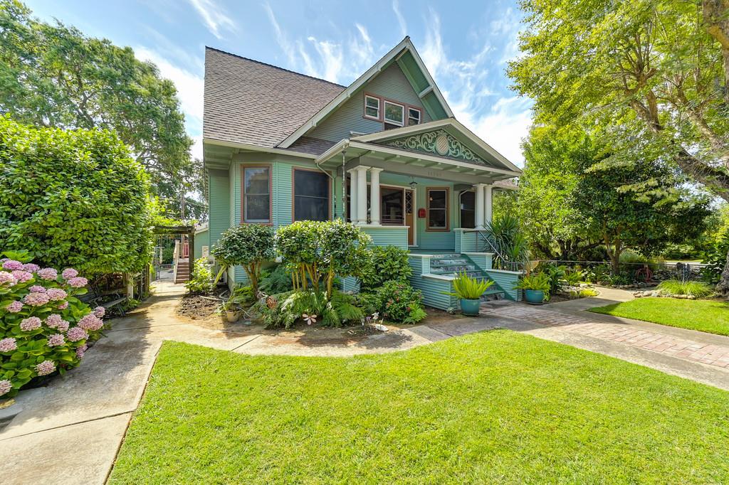 11793 Riverside Avenue