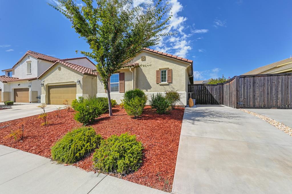 7032 Castle Rock Way