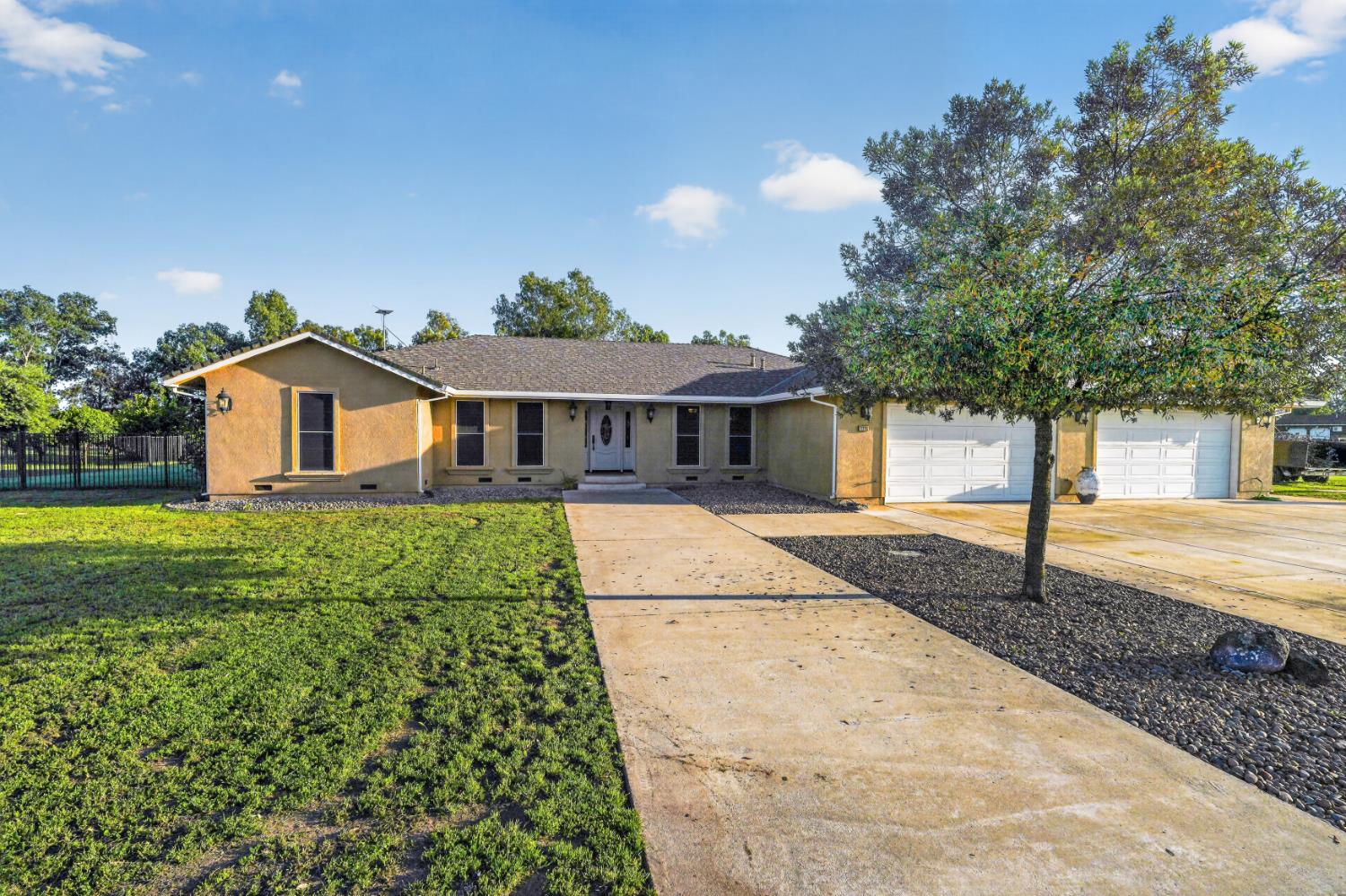 21286 E Meza Lane