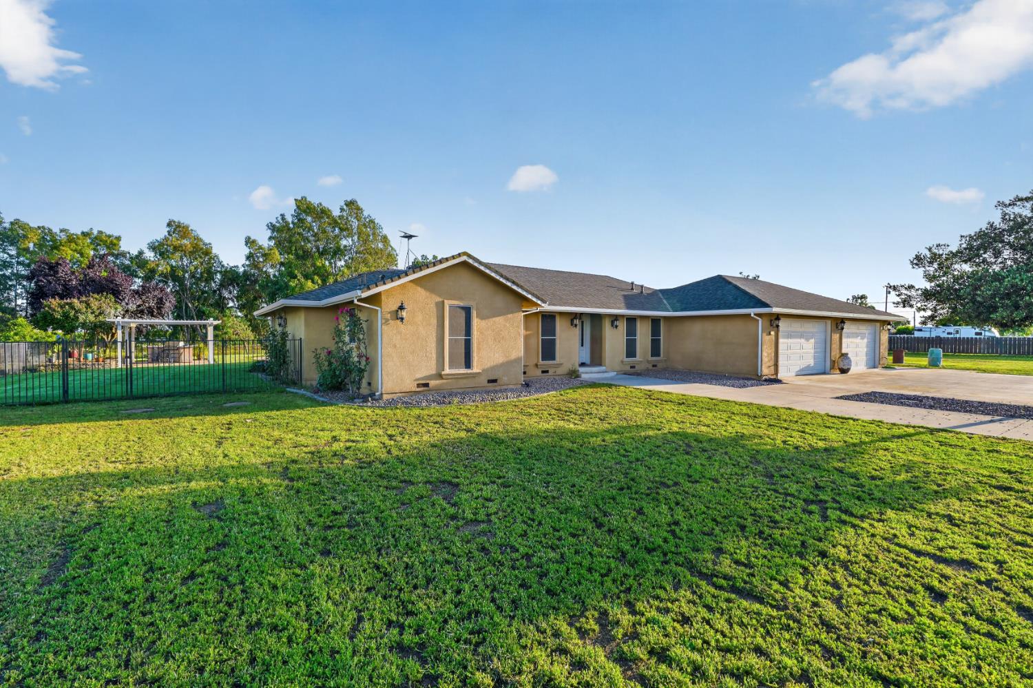 21286 E Meza Lane
