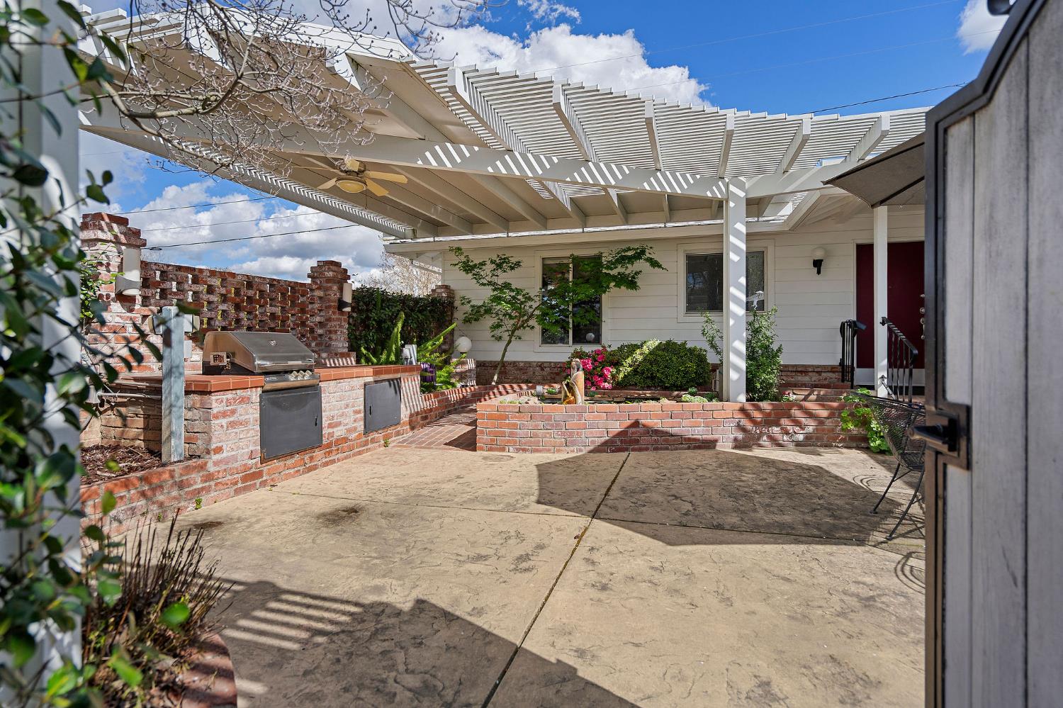 2110 Saint Marks Way