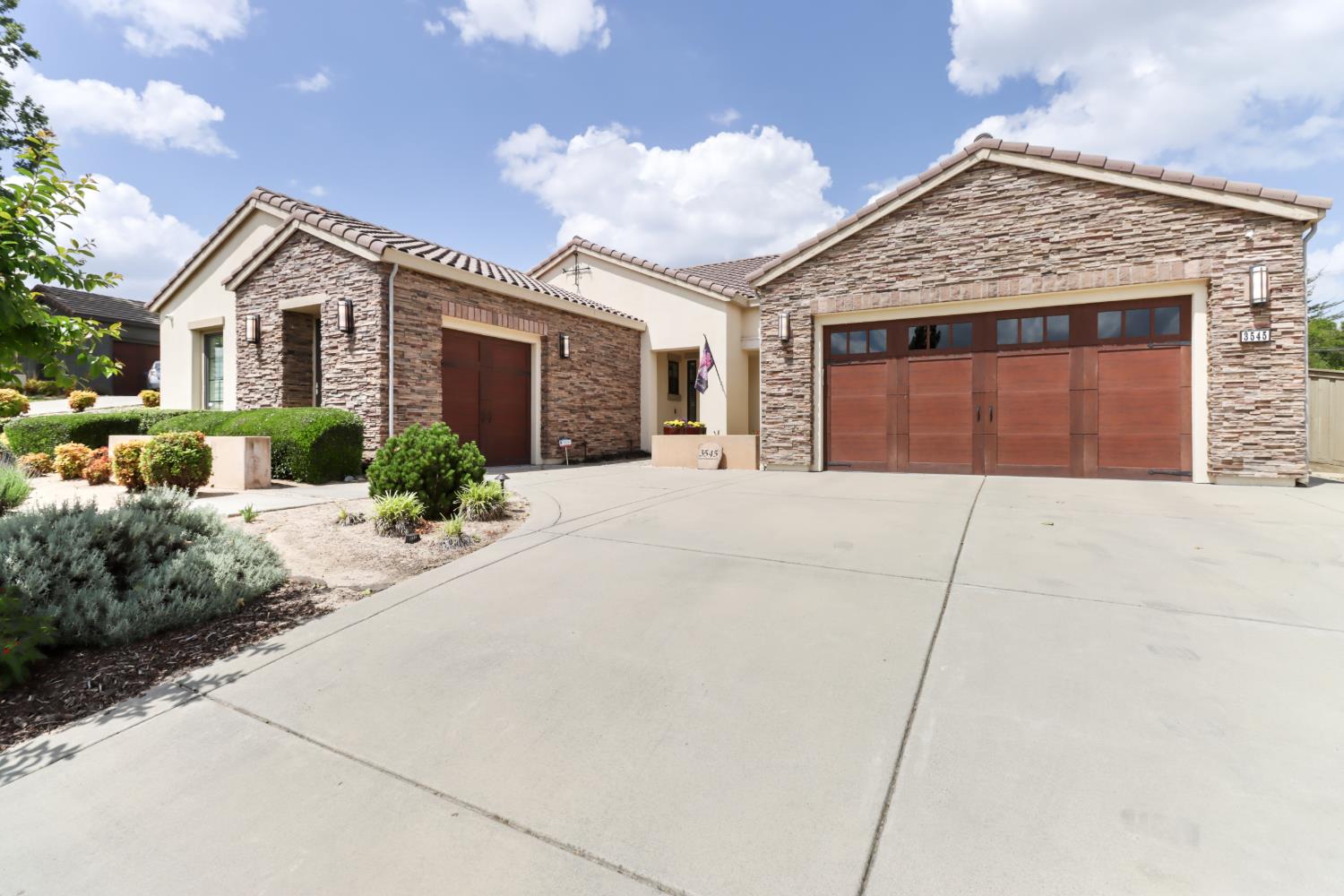 3545 Serramont Court