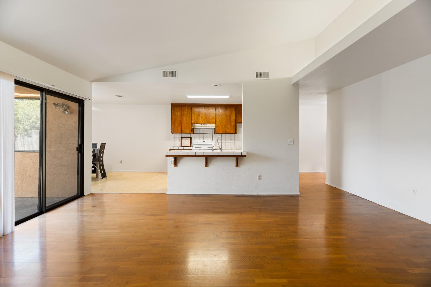 Stockton, California 95210, United States, 3 Bedrooms Bedrooms, ,2 BathroomsBathrooms,Residential,Active,142149