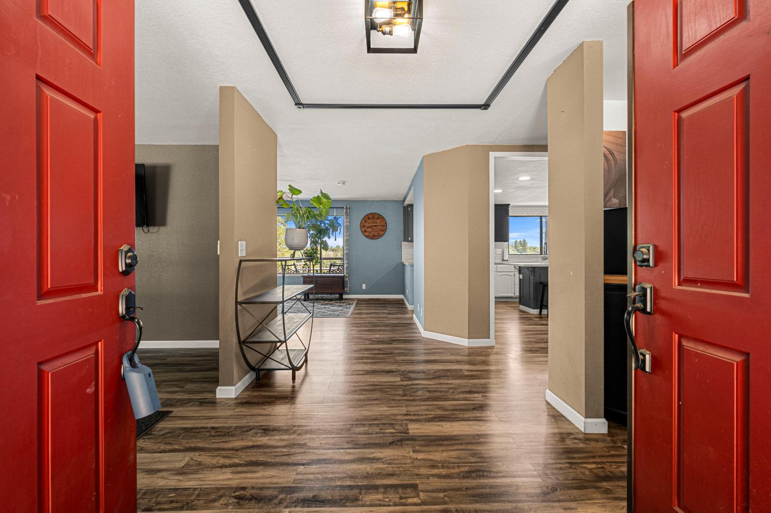 3301 Ahwahnee Way
