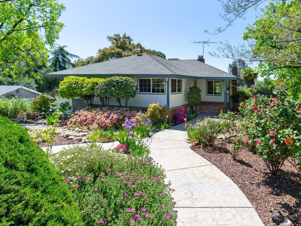 Photo of 206 Judy Drive, Placerville, CA 95667 (MLS # 225147039)