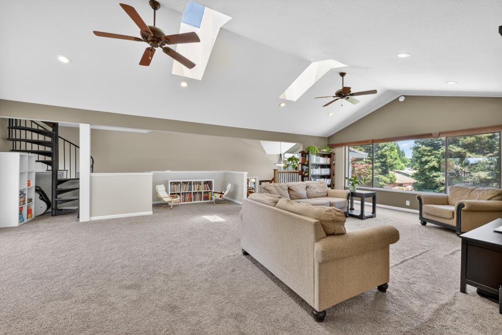 102 Puffer Way