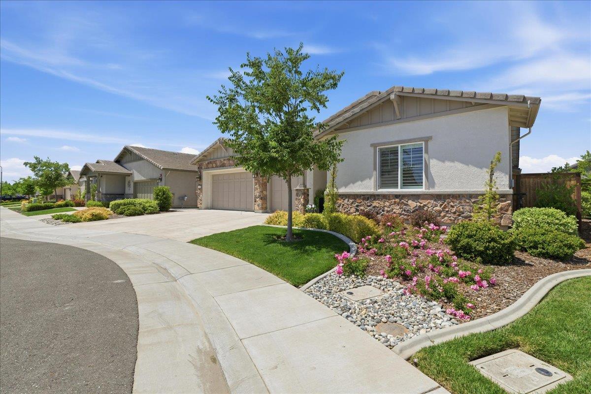 1384 Red Lake Way