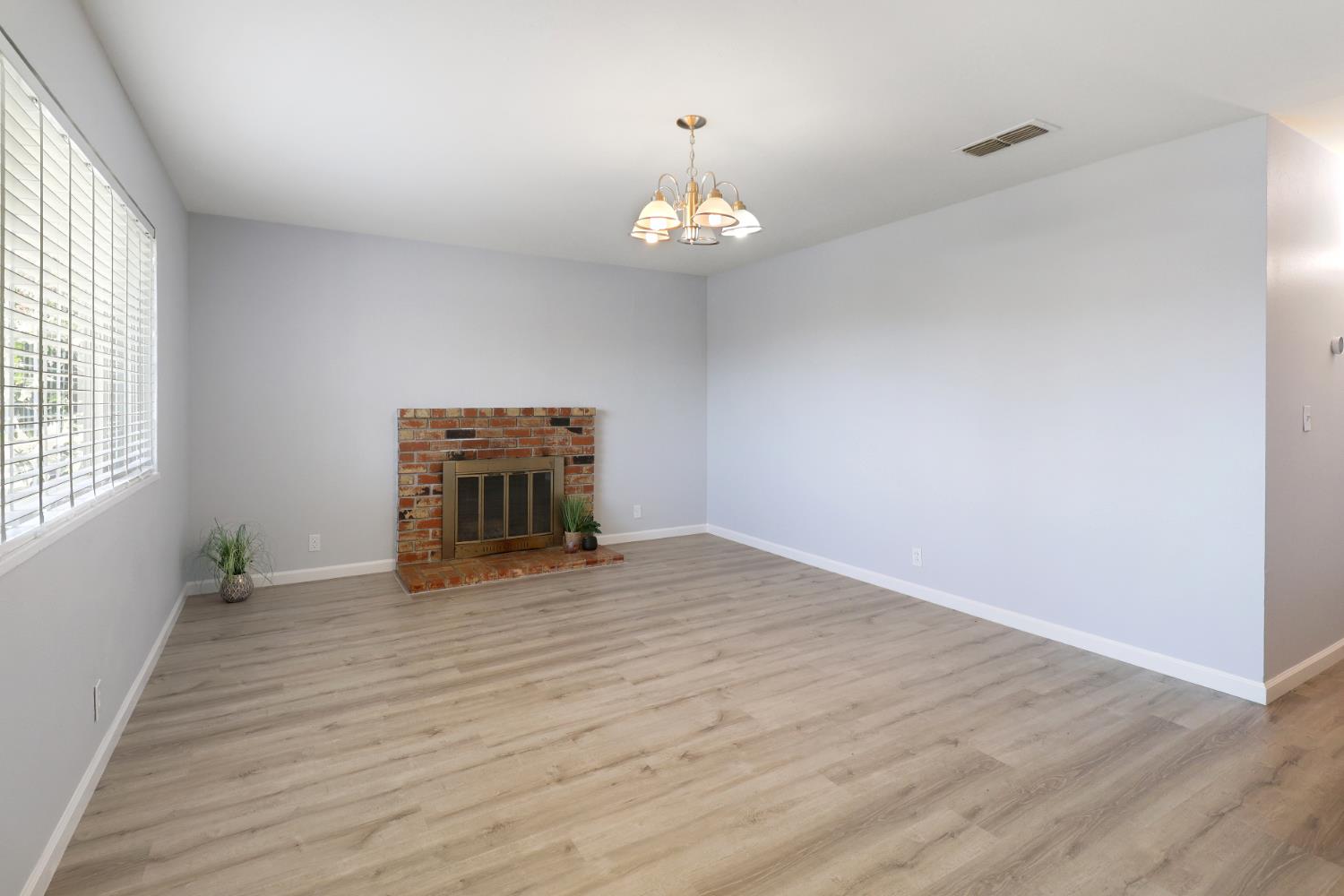 10039 Nebula Way