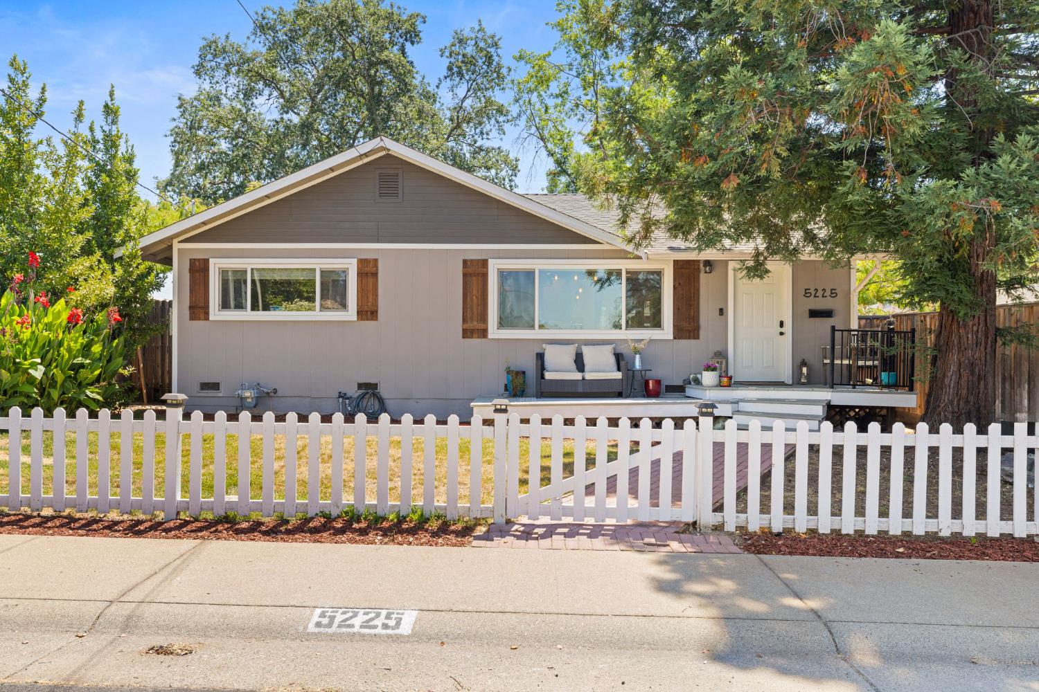 5225 5th Street
