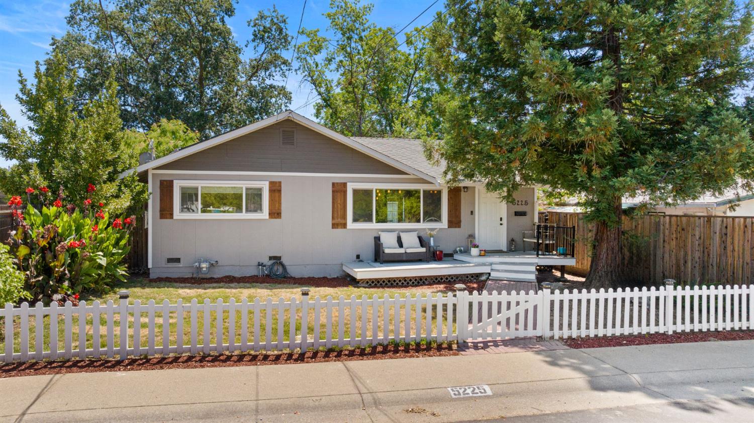 5225 5th Street