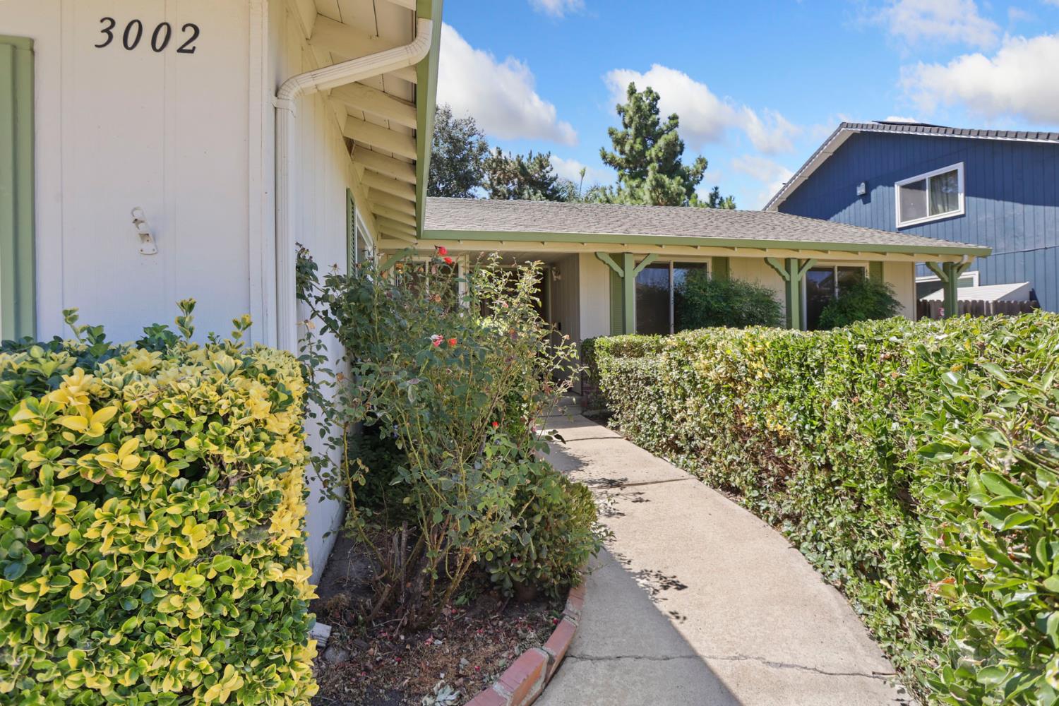 3002 Hillview Avenue