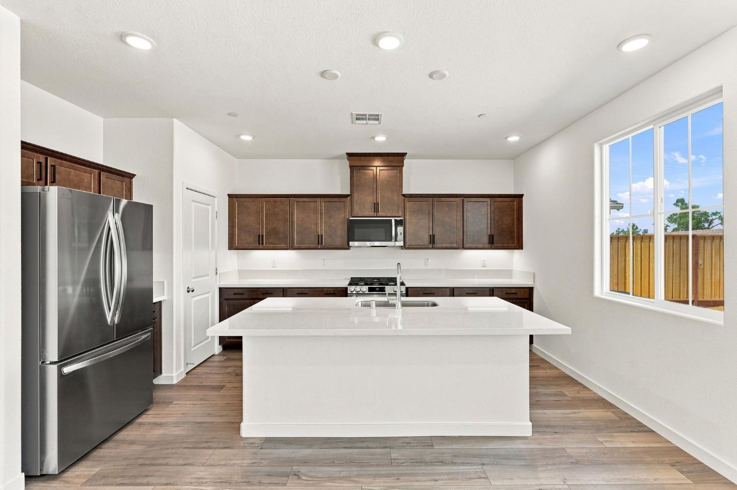1472 Whitewater Way