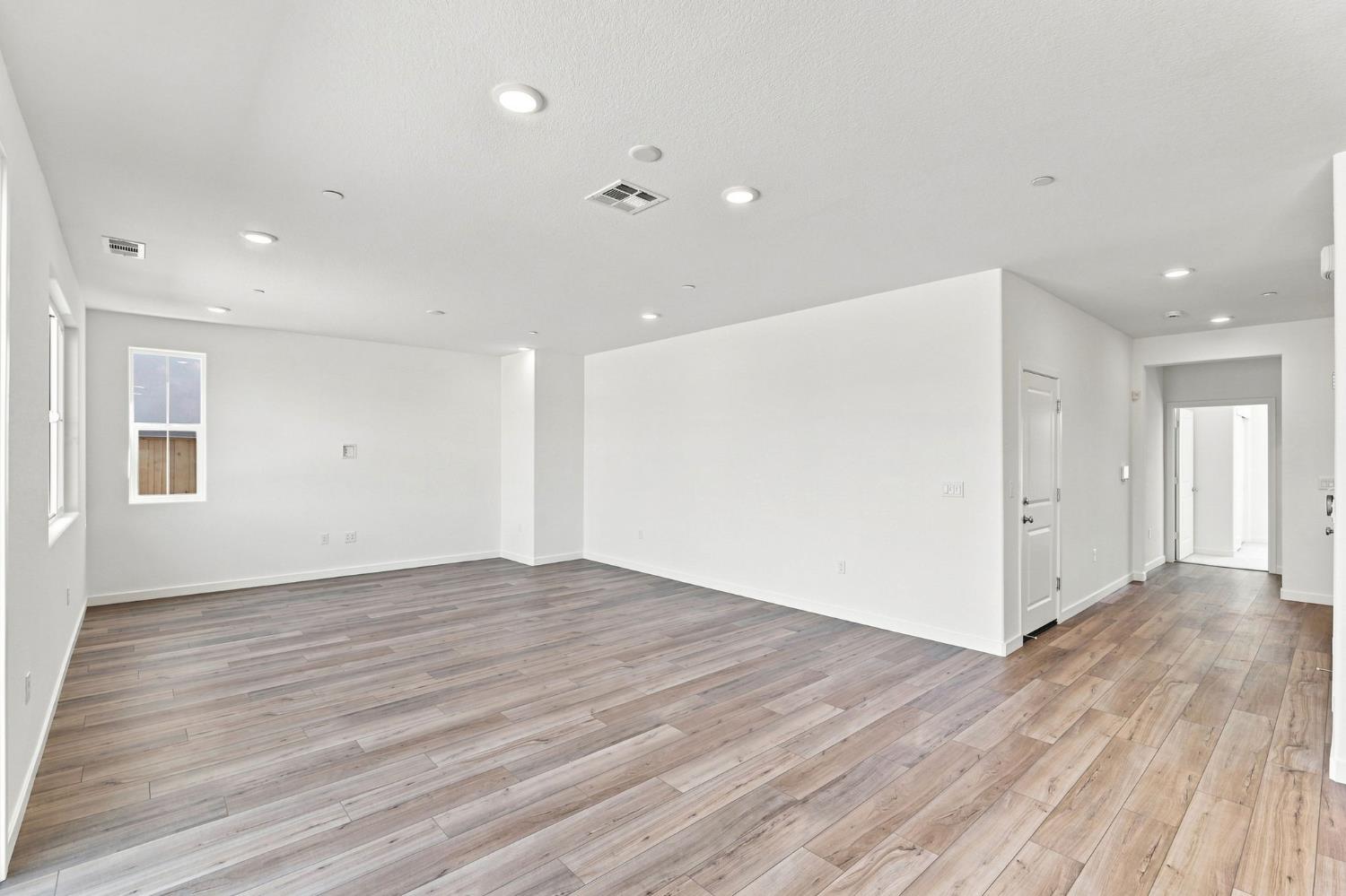 1472 Whitewater Way