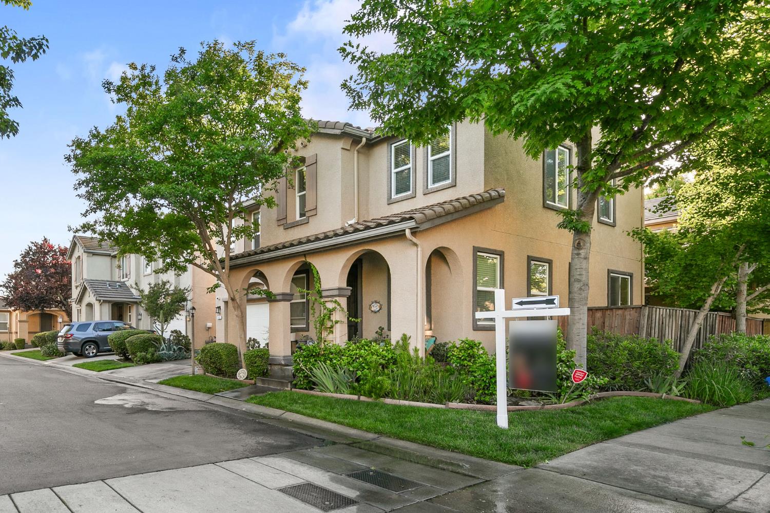 6 Mantauk Point Place