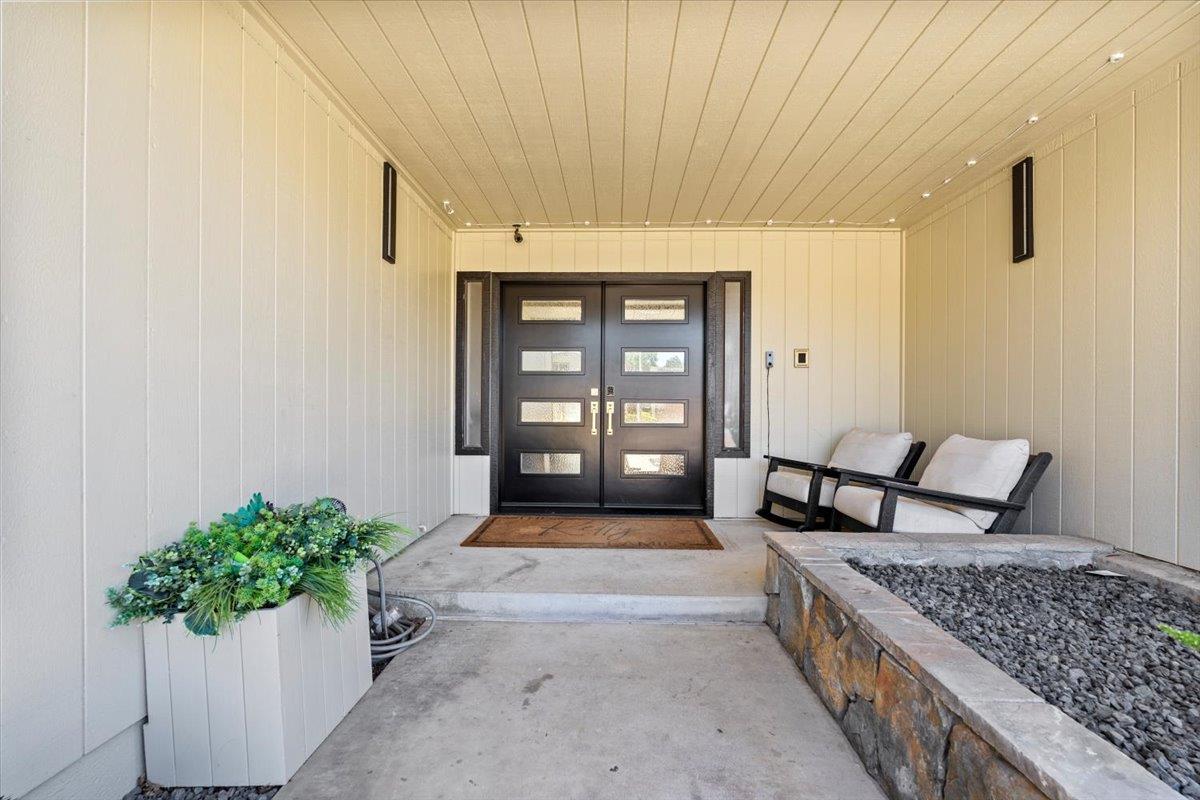 770 Mulholand Drive