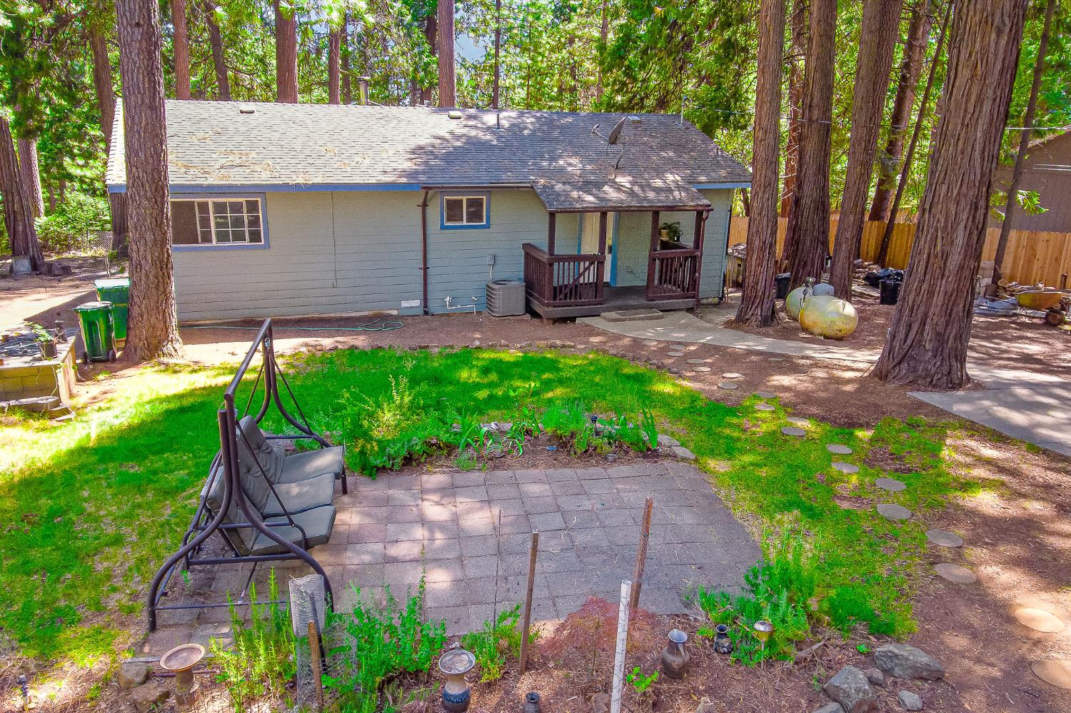 6148 Red Robin Road
