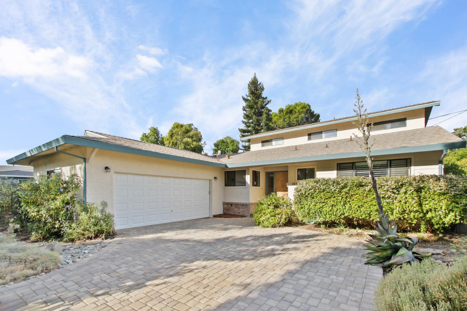 1225 Cedar Place