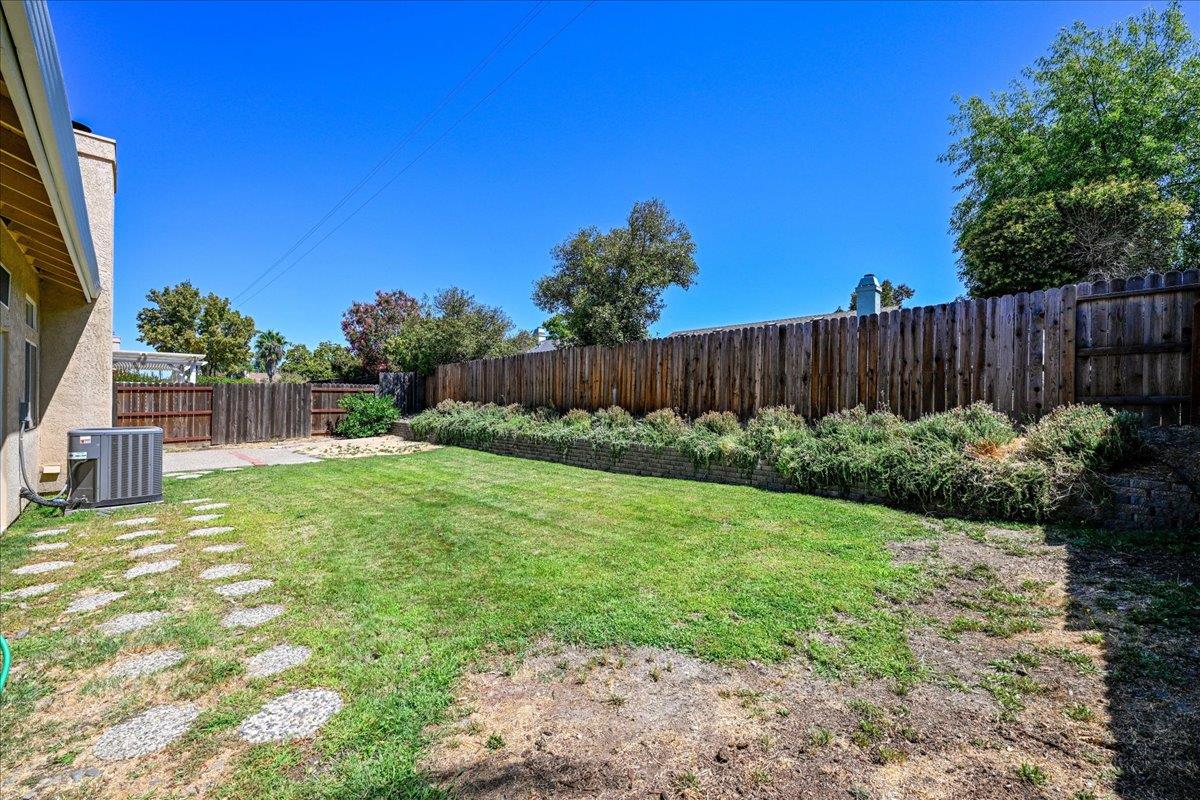 1418 Lorimer Way
