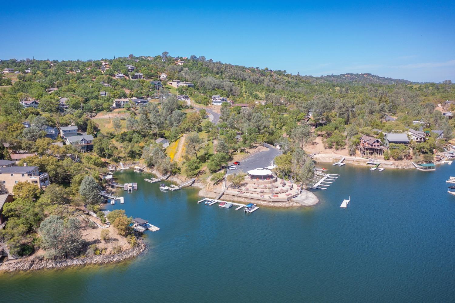 4740 Lakeshore Drive