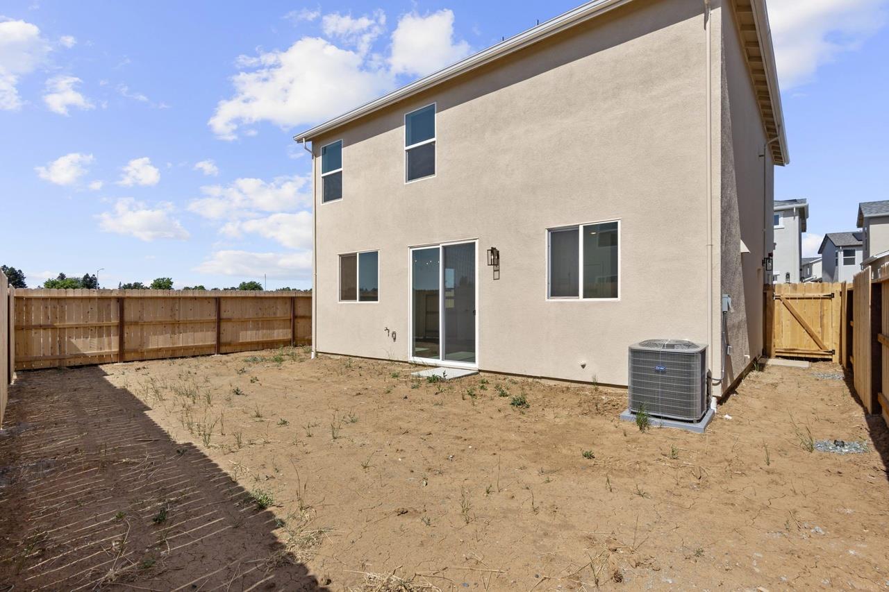 870 E Pecan Tree Lane 1