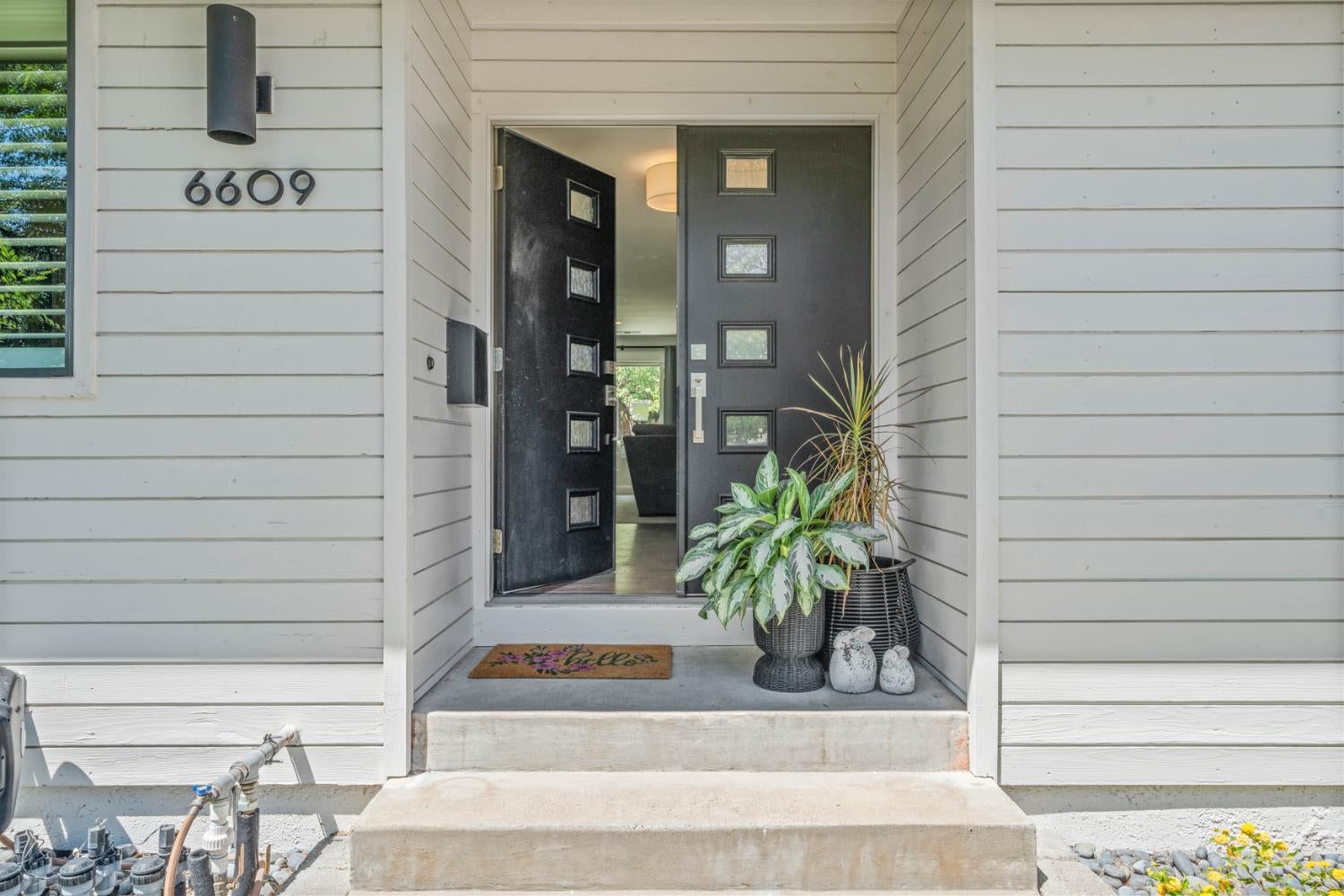 6609 Penney Way