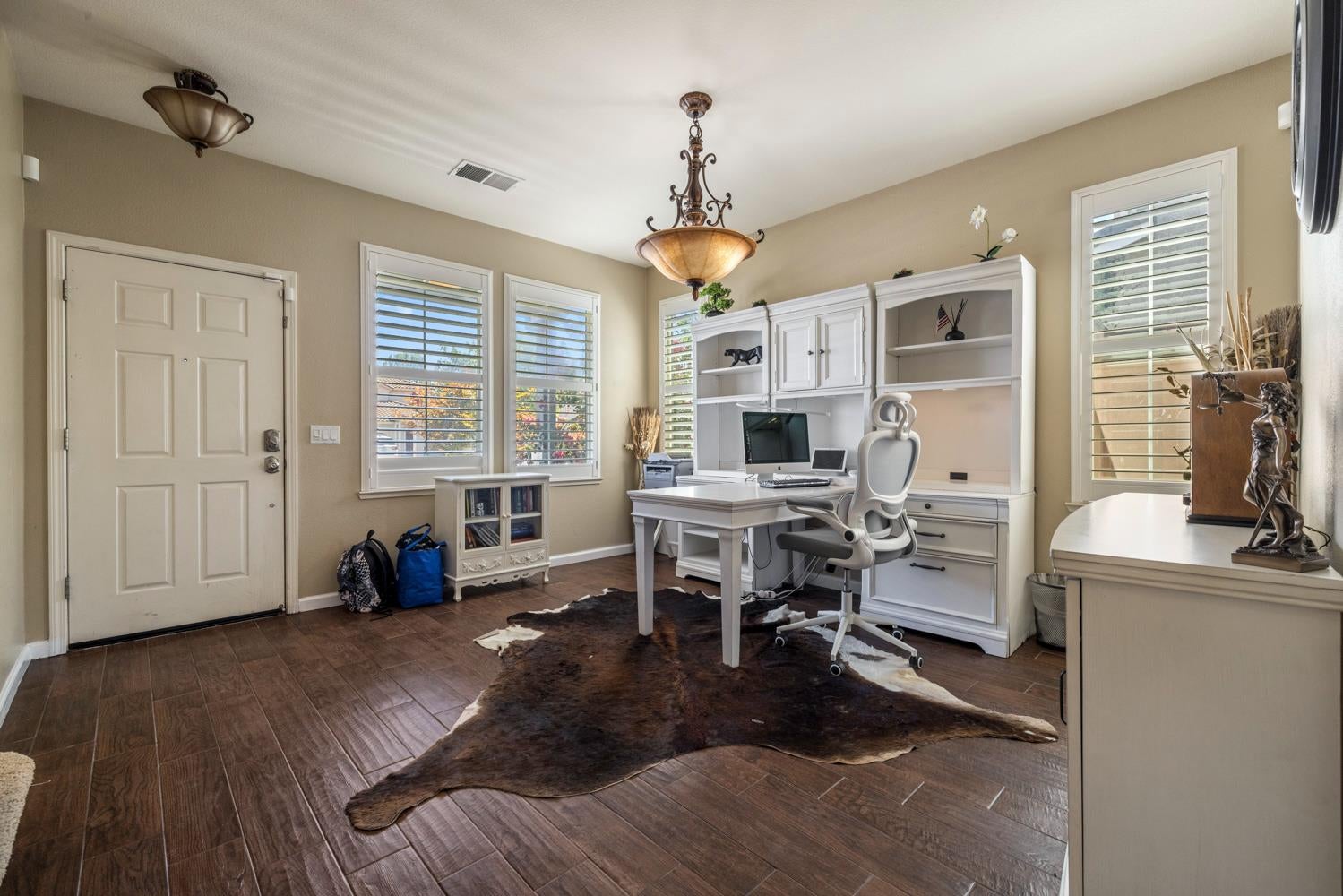 5323 St Elmo Court
