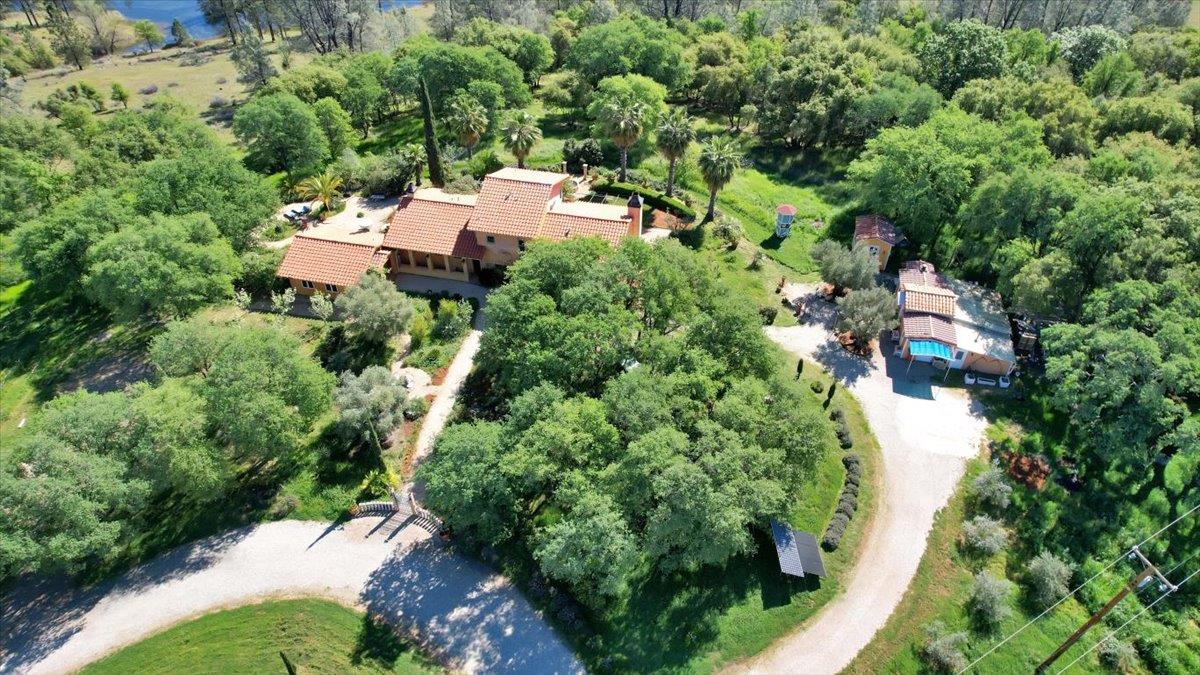 9735 Stackhouse Lane