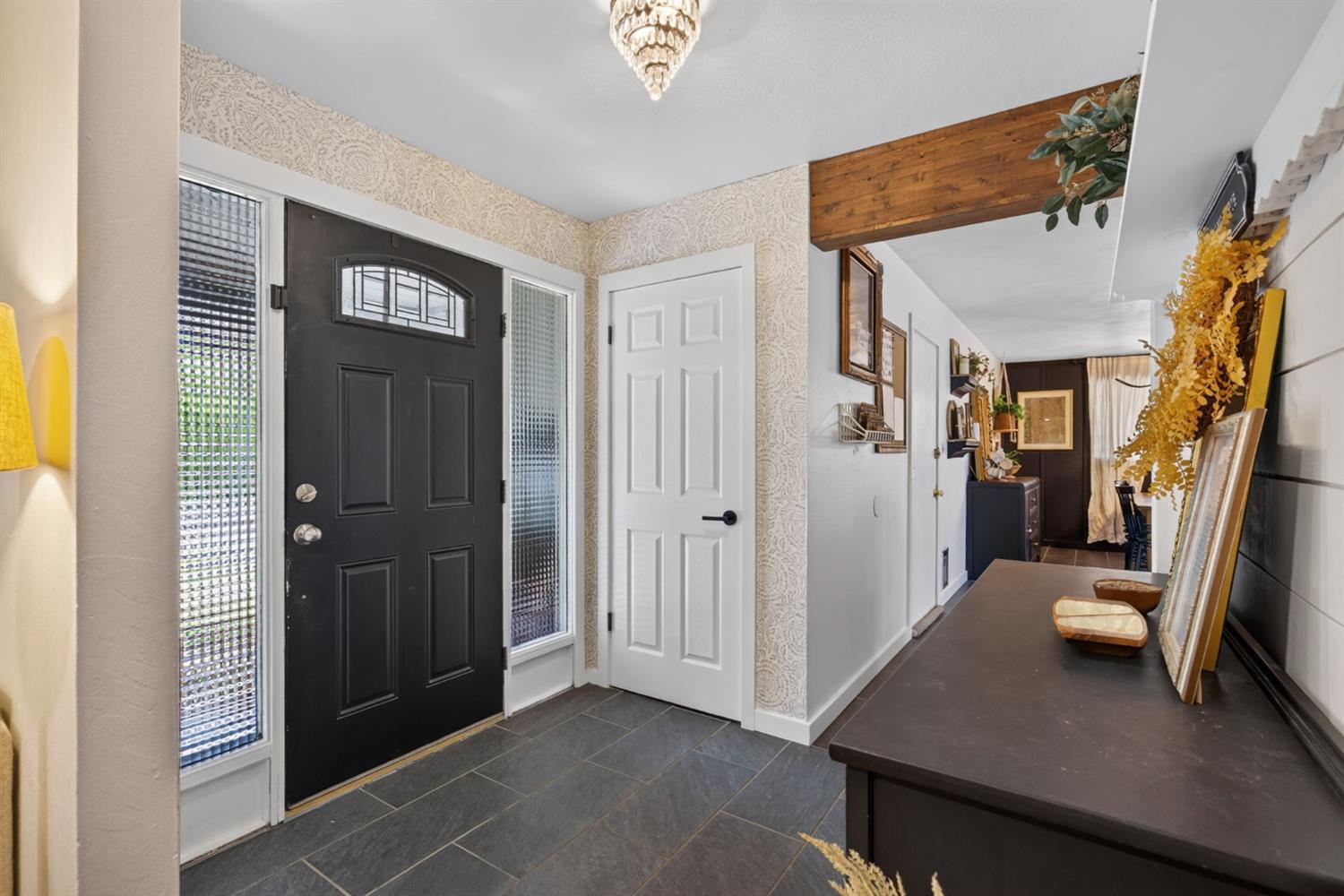 5724 Southgrove Drive