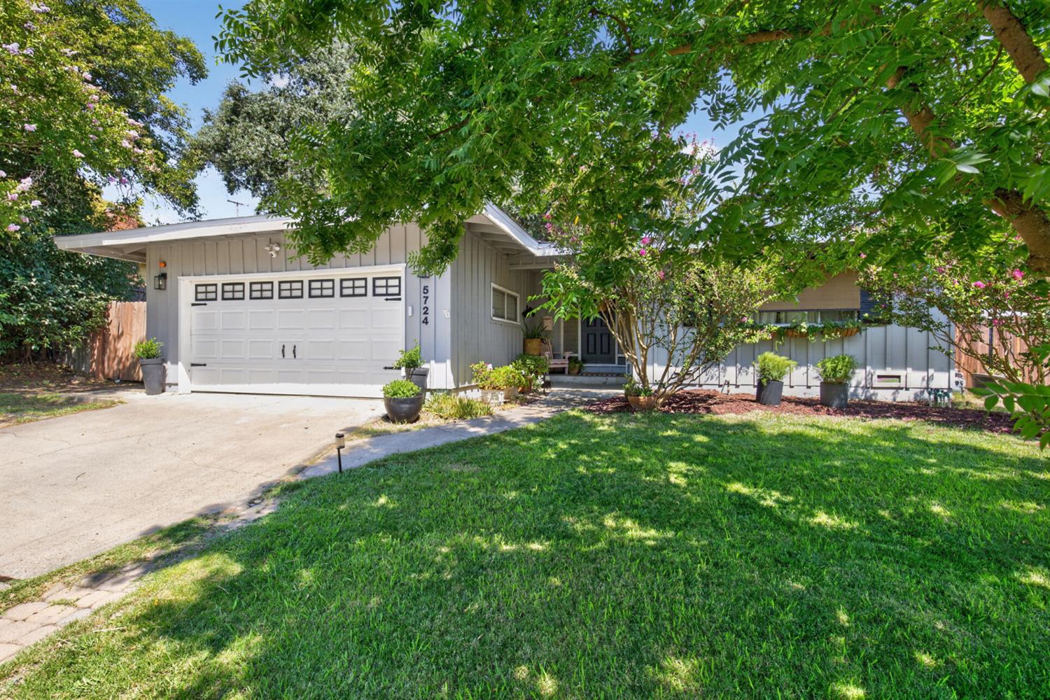 5724 Southgrove Drive