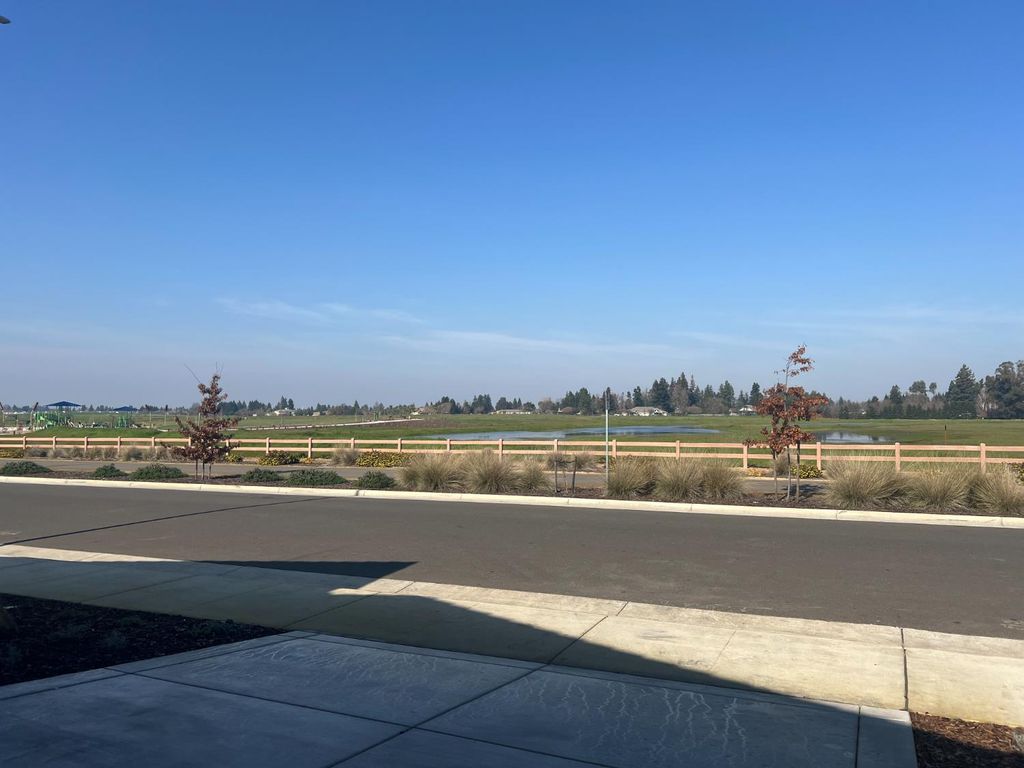 Photo of 9013 Elliott Springs Drive, Elk Grove, CA 95624 (MLS # 226017920)