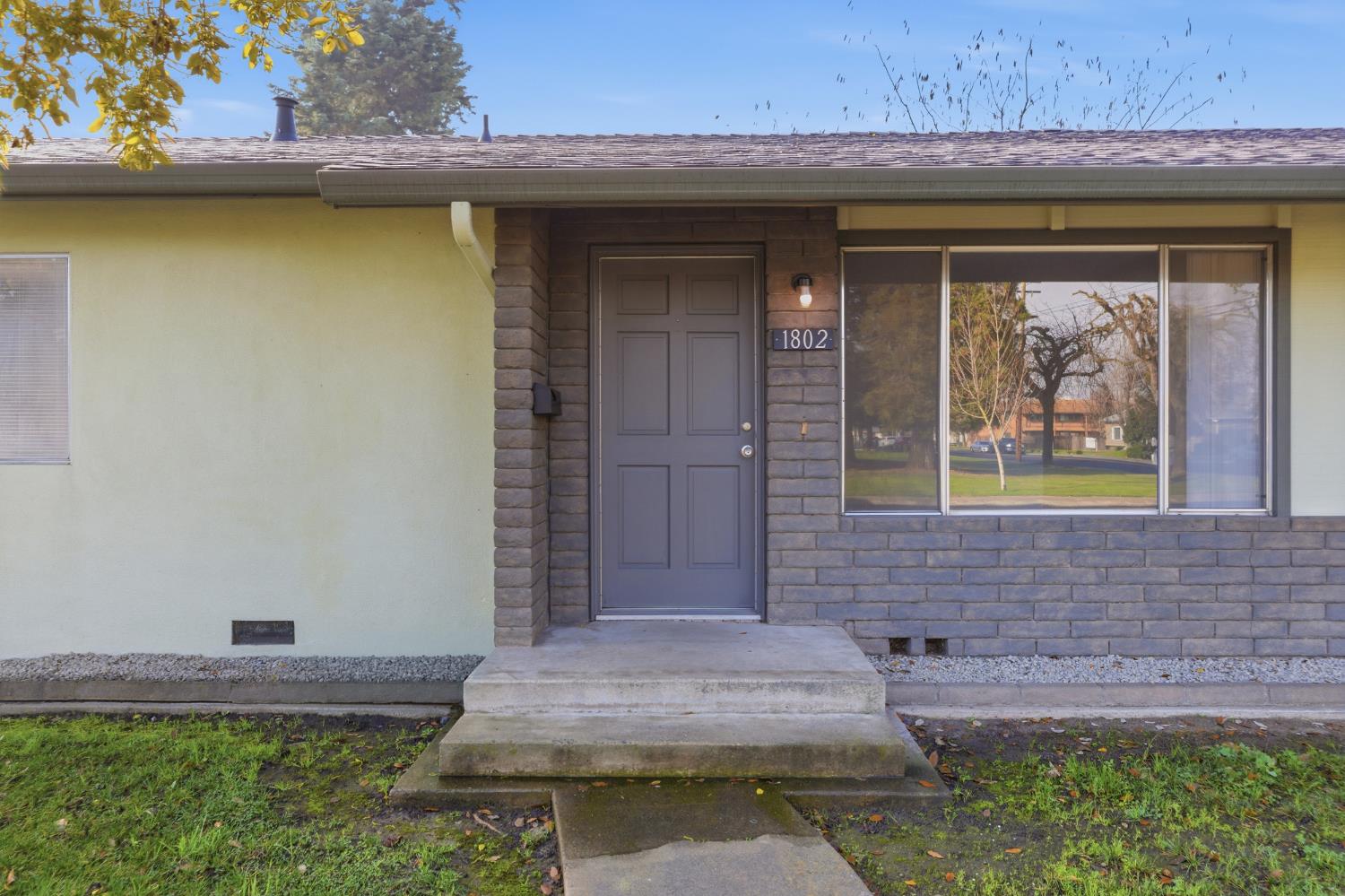 1802 Rockford Avenue