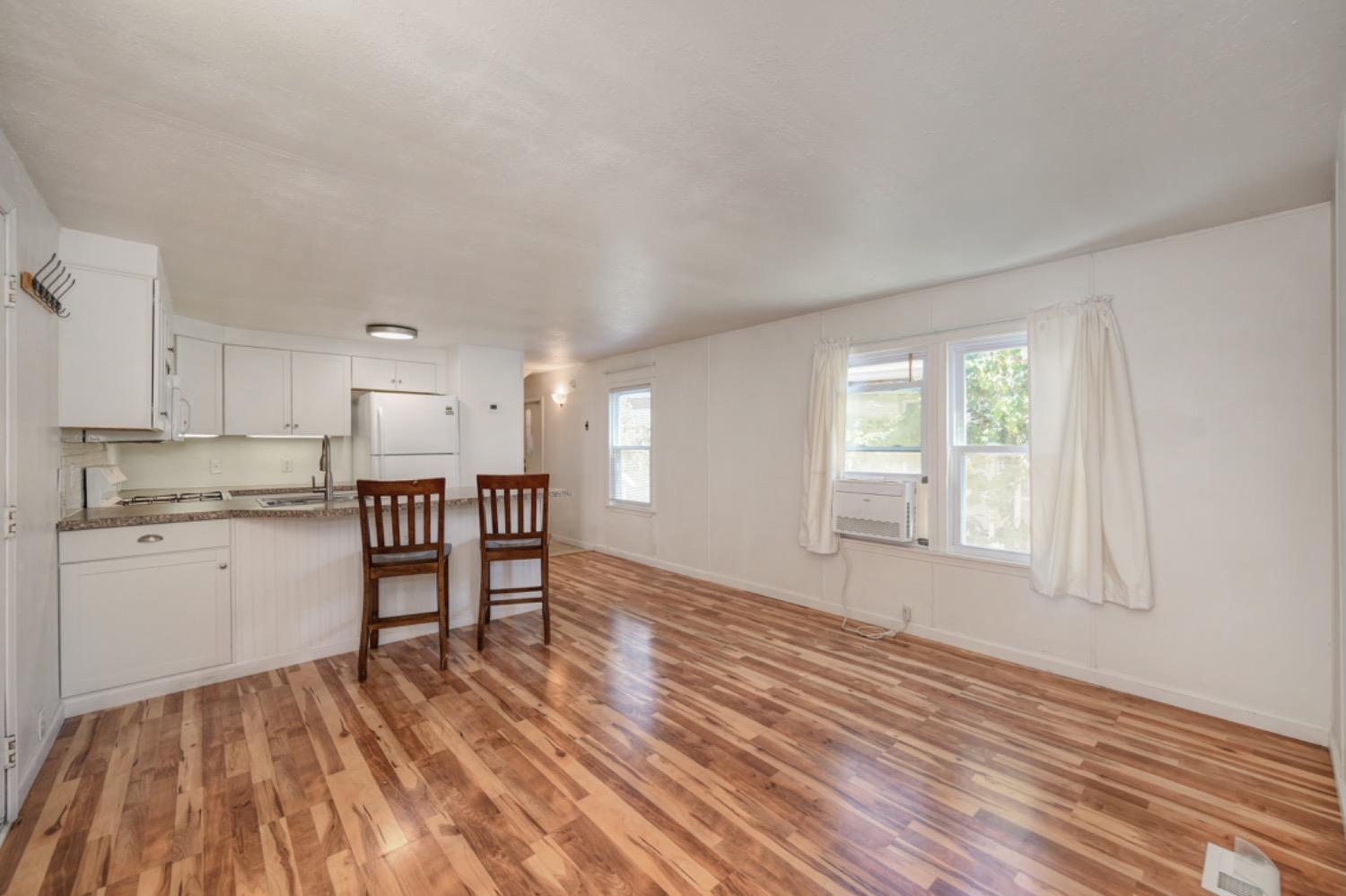1027 Olive Drive 14