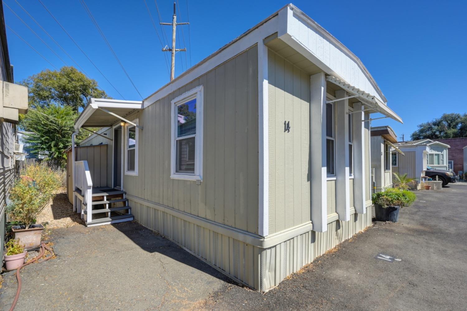 1027 Olive Drive 14