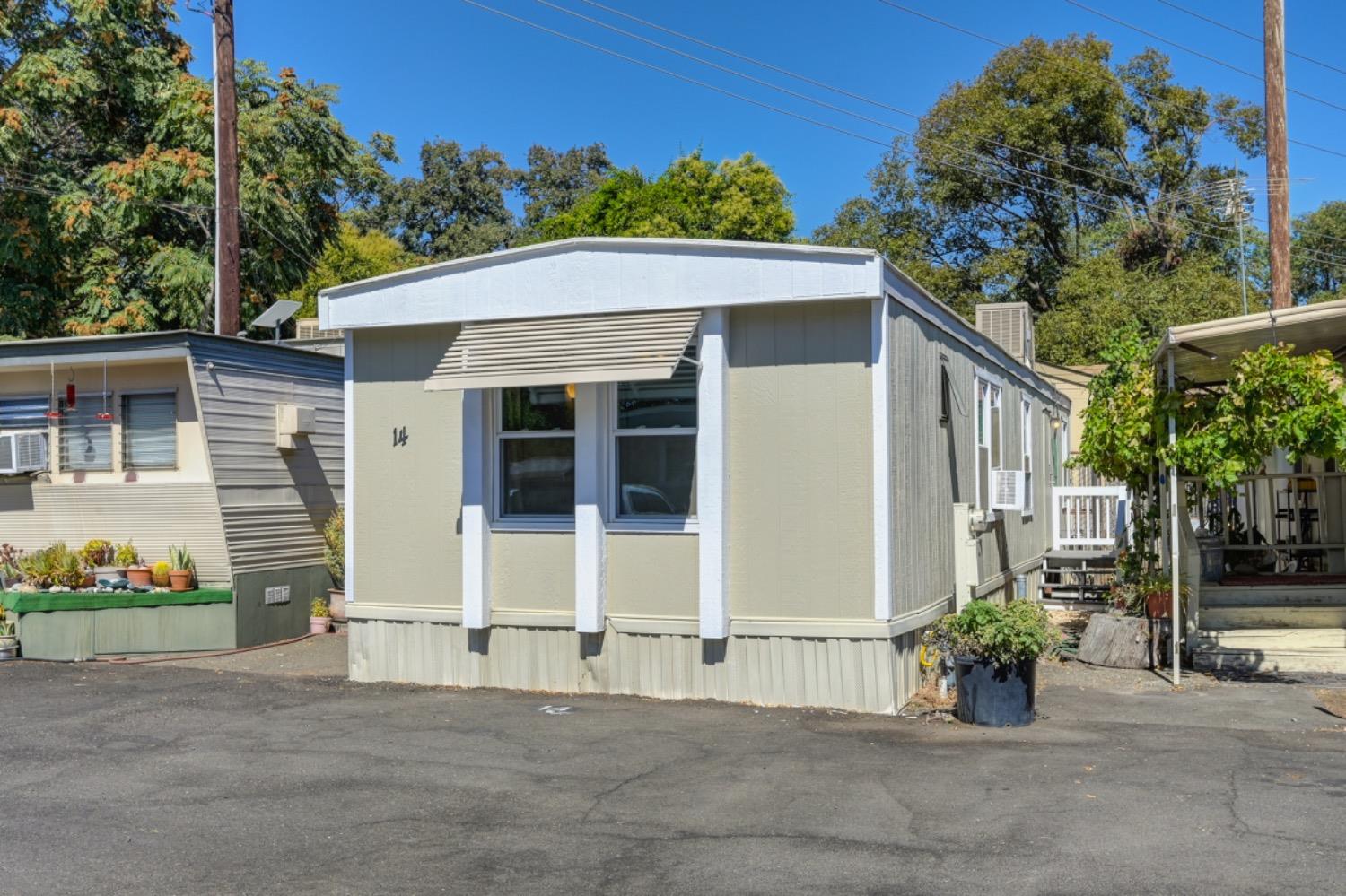 1027 Olive Drive 14